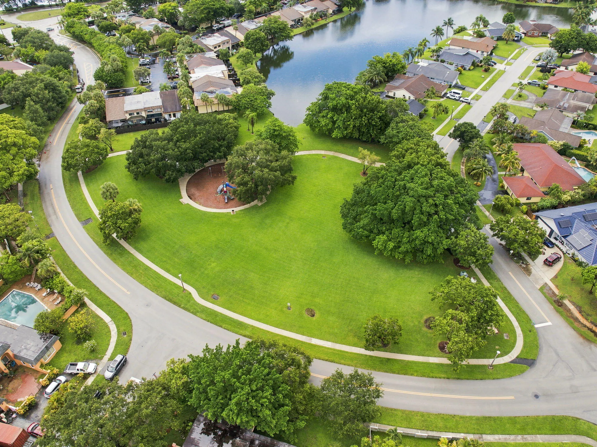 COMMUNITY PARK WALKING PATH