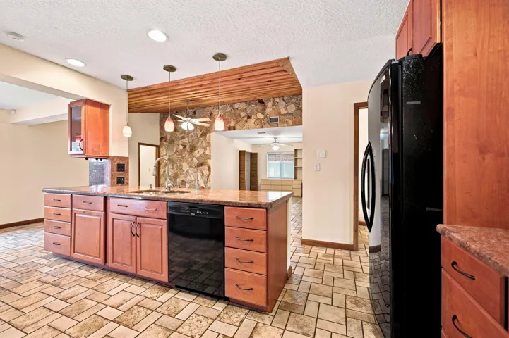 UPGRADED ISLAND KITCHEN