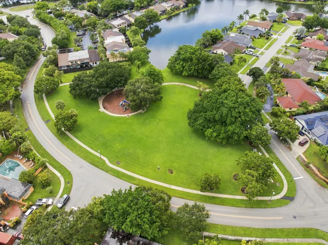 COMMUNITY PARK WALKING PATH