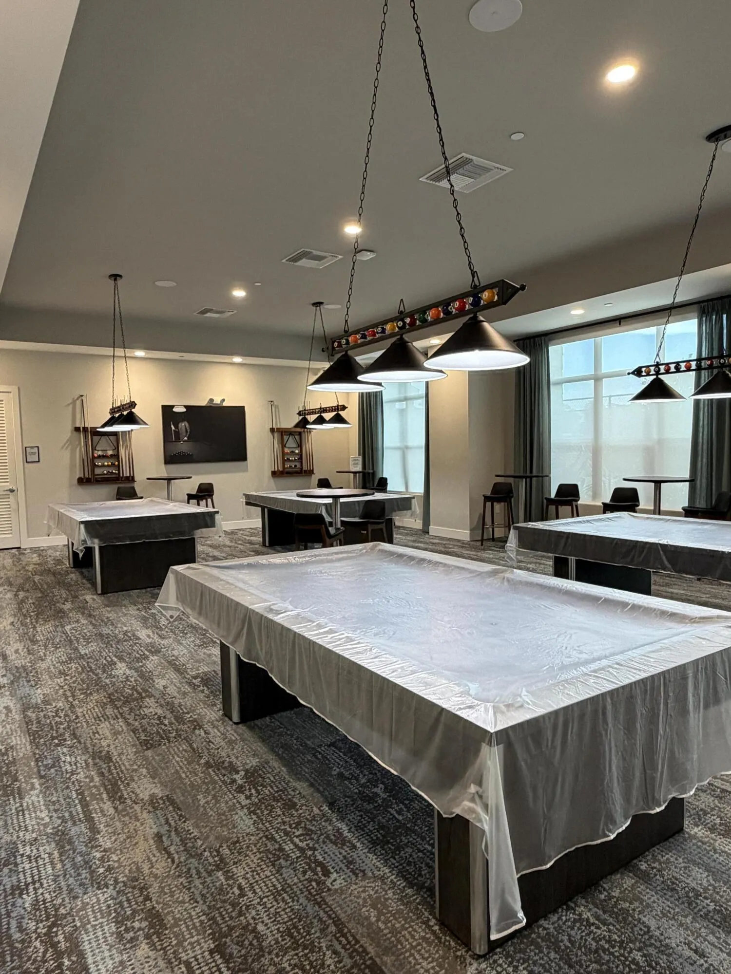 Pool tables Billiards