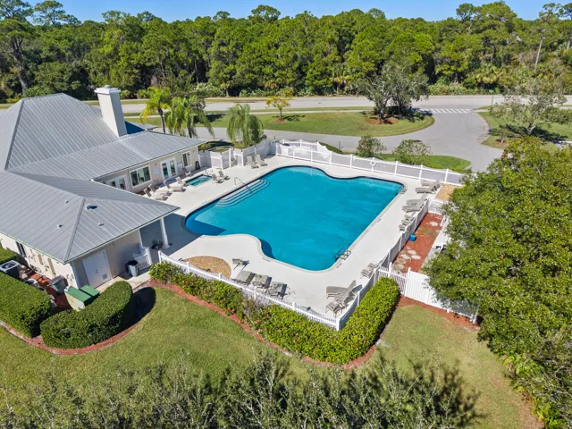 62_river place pool 2