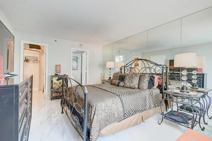 Guest Bedroom En Suite