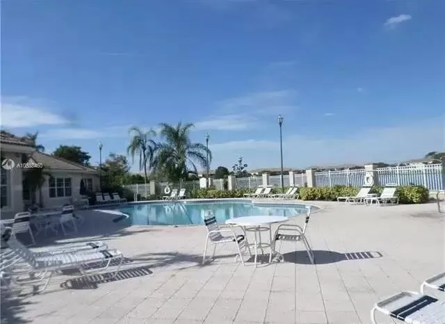 EVERGREEN POOL