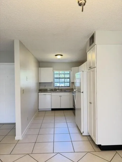 UPDATED KITCHEN!