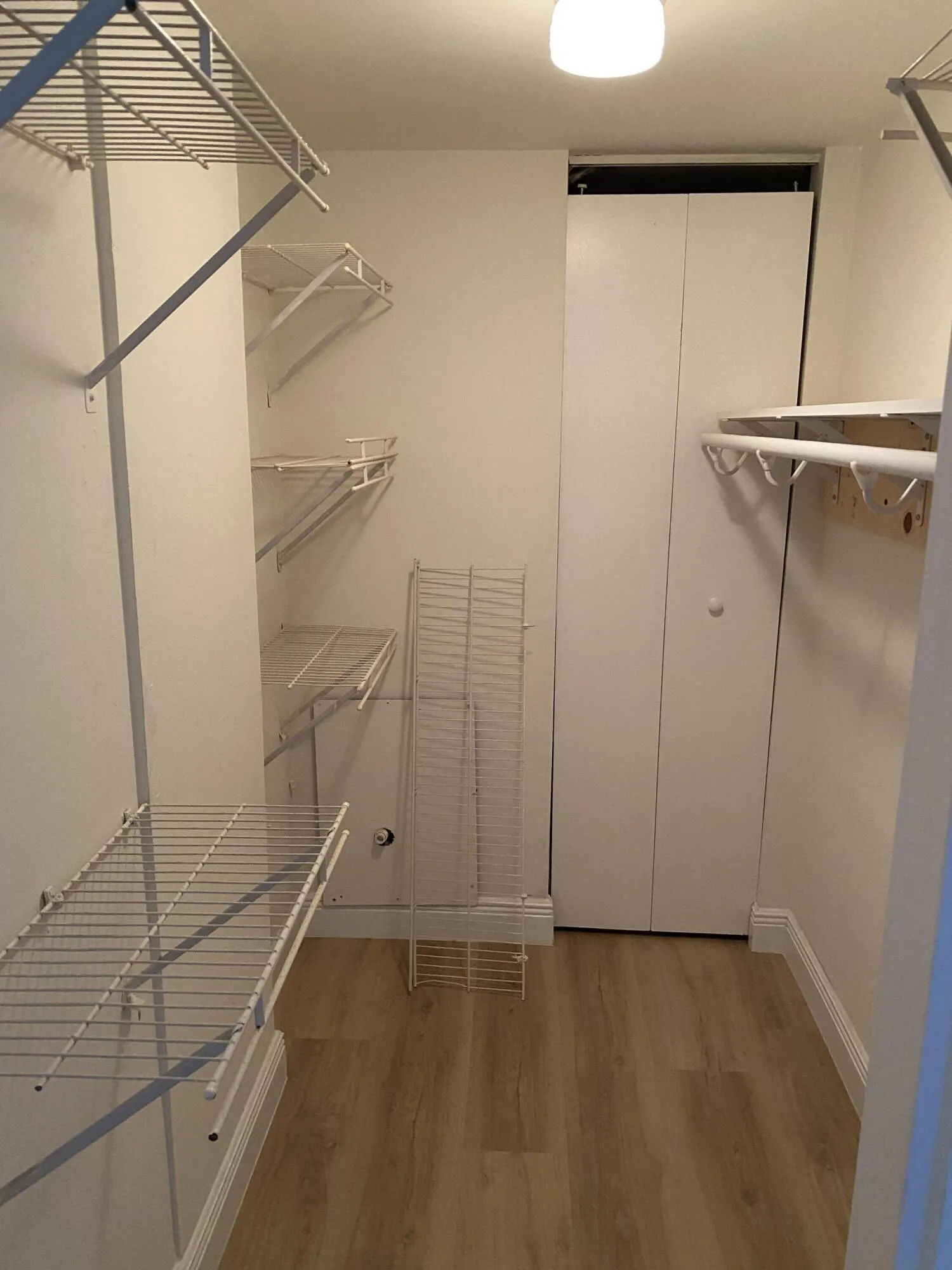 Master Walk-in
