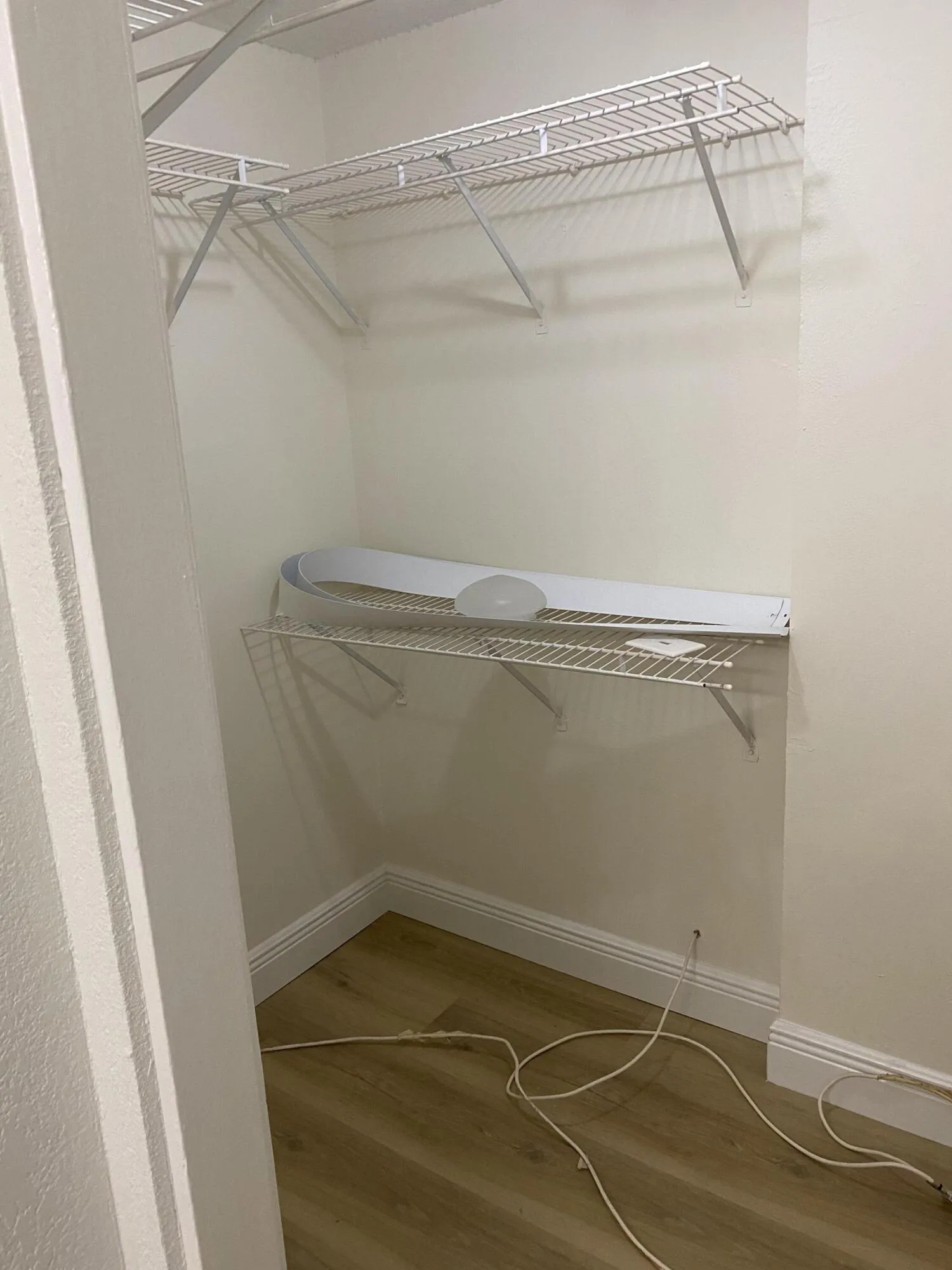 Bedroom 2 Walk-in