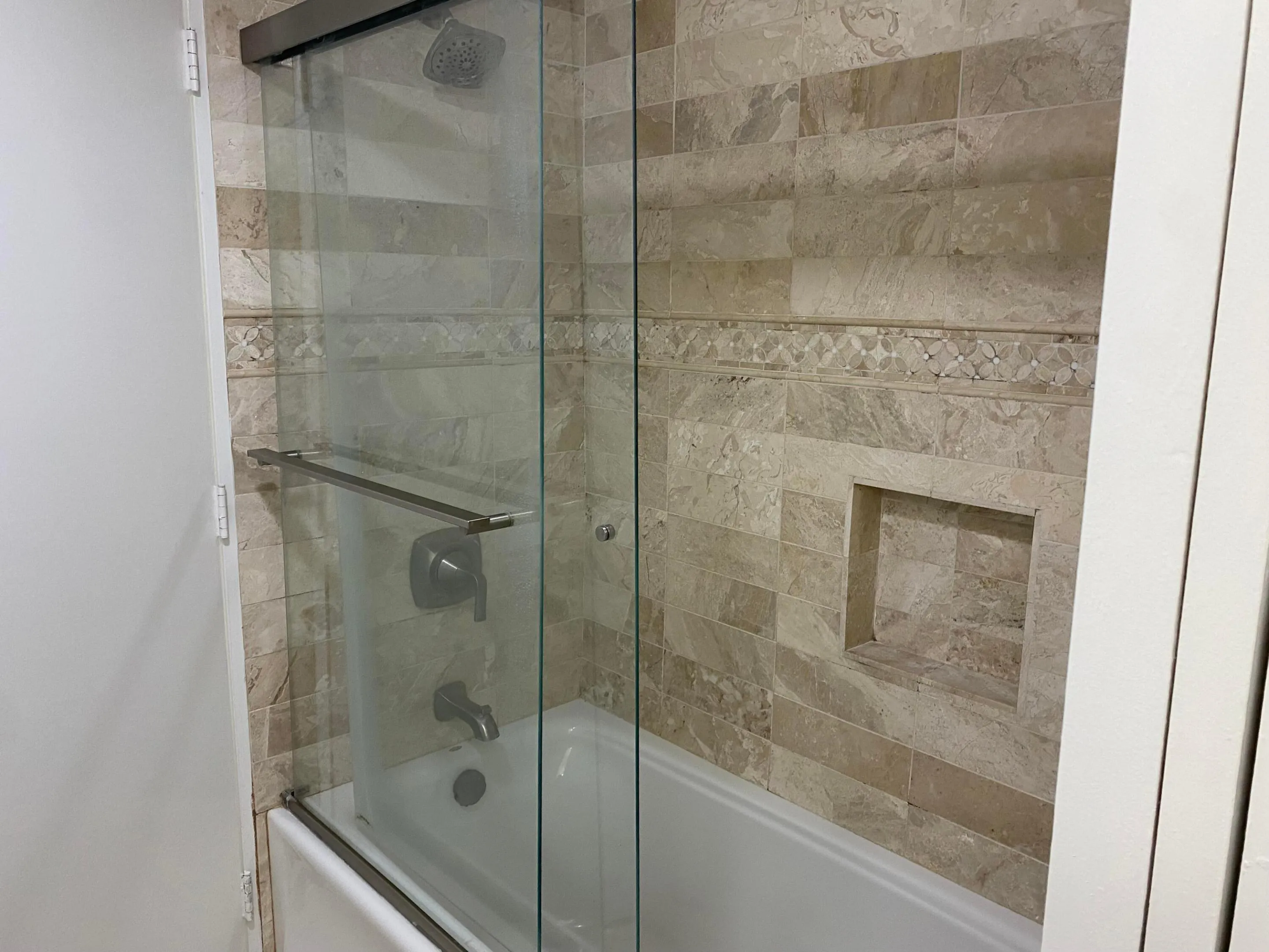Bathroom 2 Tub