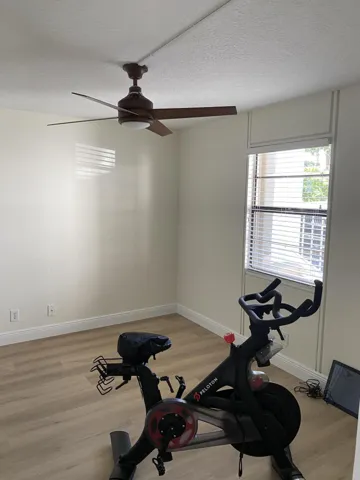 Bedroom 3 w/closet and shared bathroom
