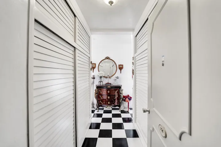 Closet lined entry