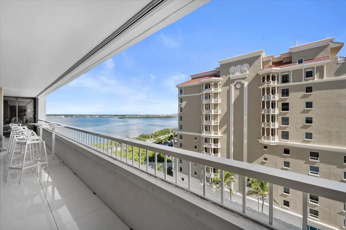 Balcony View to Intracoastal
