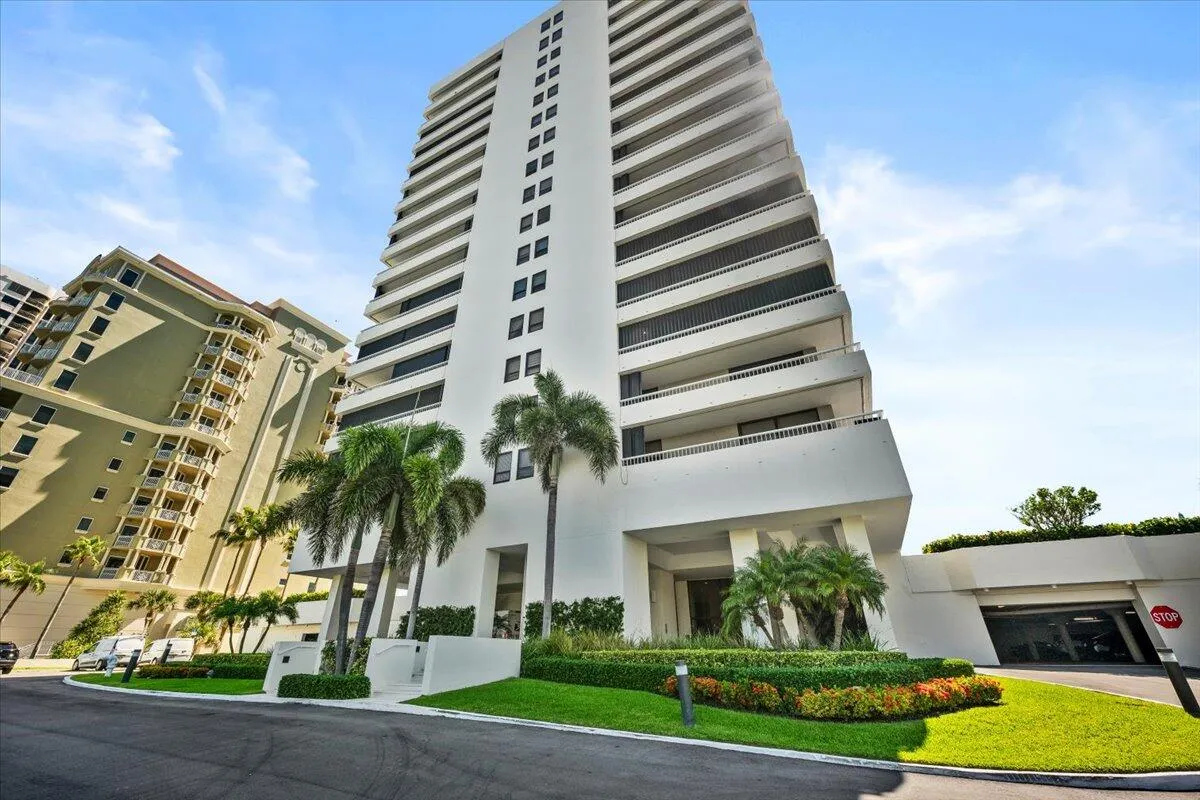 Reaches Condo