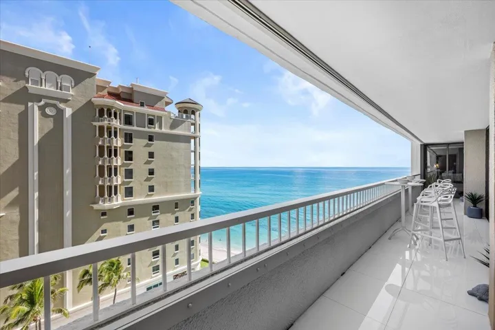 Balcony Views to Ocean