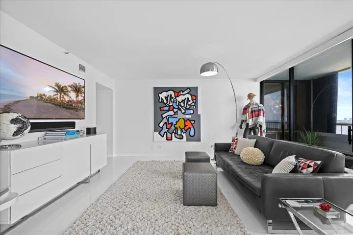 3rd Bedroom or Flex Room