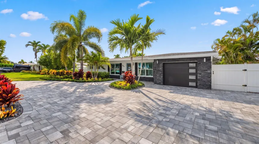 03-765 Lagoon Dr
