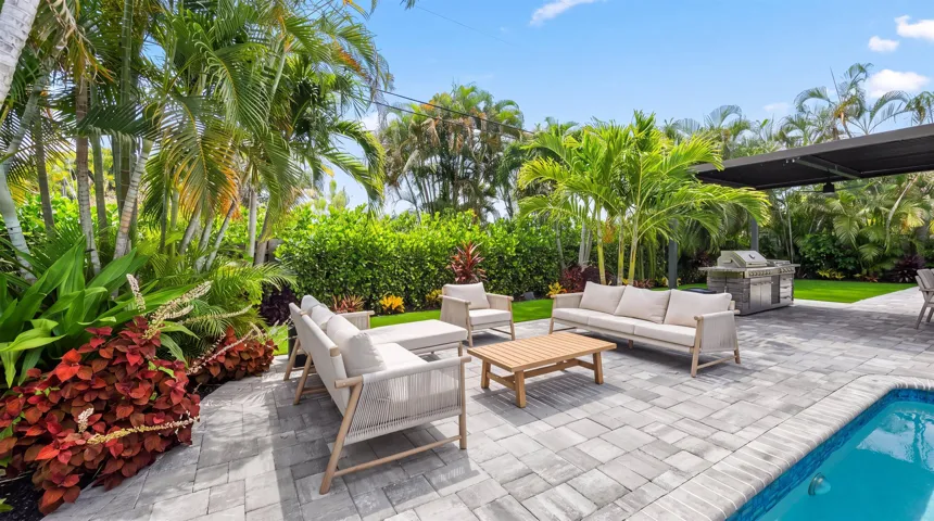 40-765 Lagoon Dr