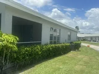 Canalview - Side of Villa - Corner Lot F