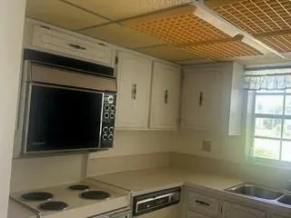 Canalview - Kitchen 2