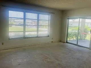 Canalview - LR to Patio