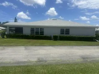 Canalview - Side of Villa - Corner Lot 2