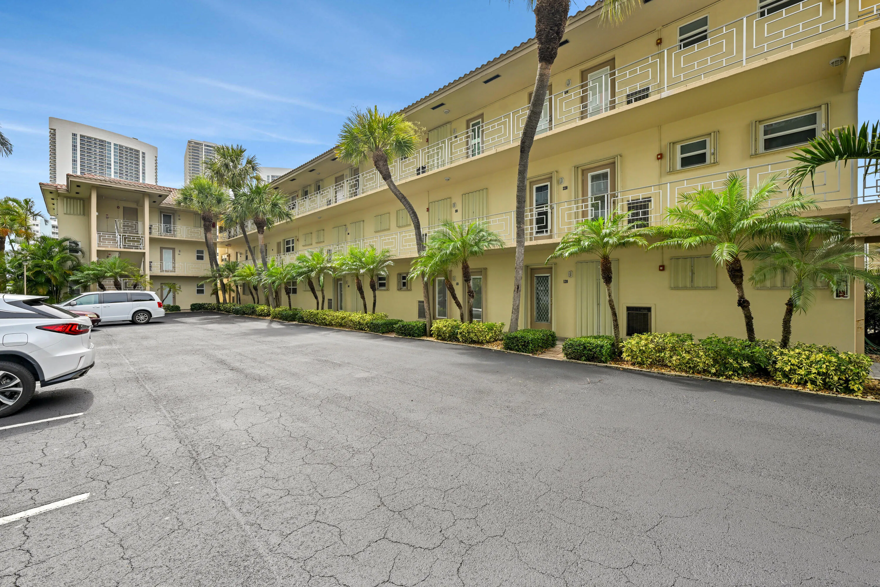 2600 Diana Drive #121 00010