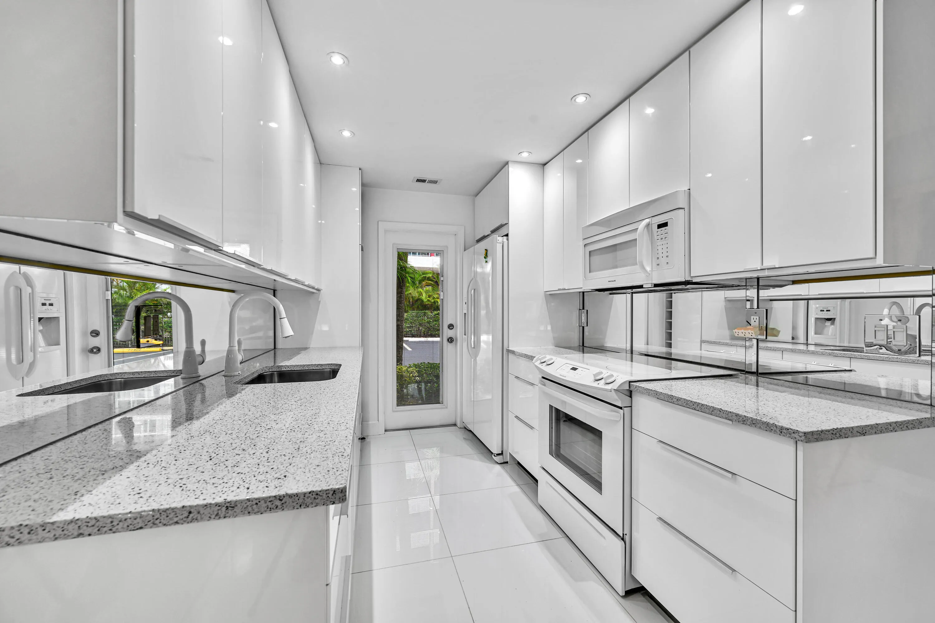 2600 Diana Drive #121 00009