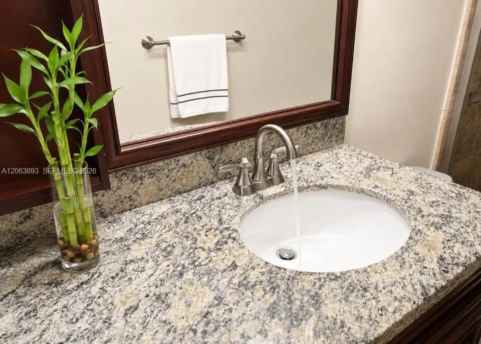 PRINCIPLE BATHROOM COUNTER DETAIL