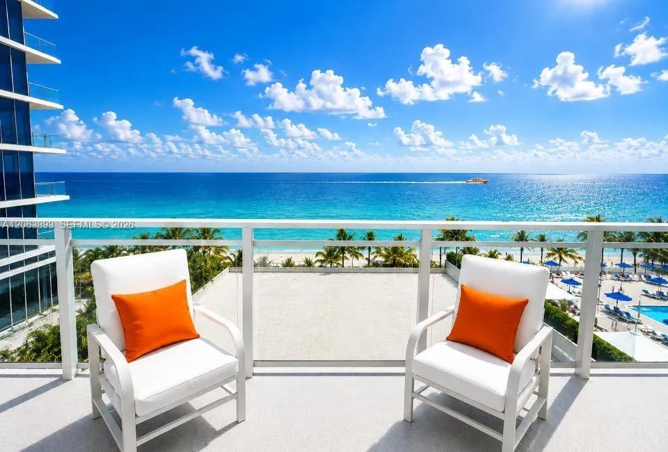 LIVING ROOM VIEW