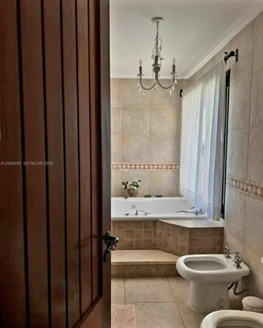 Photo 33