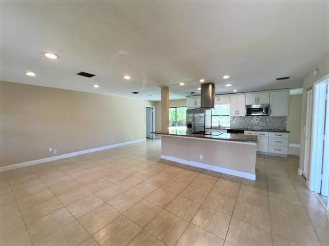 Family,dining,Kitchen