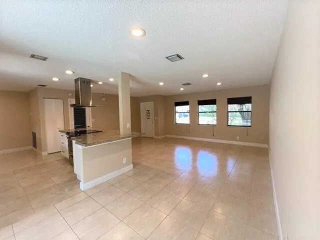 Open Layout Kitchen/ Family room