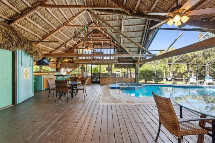 Tiki pool3