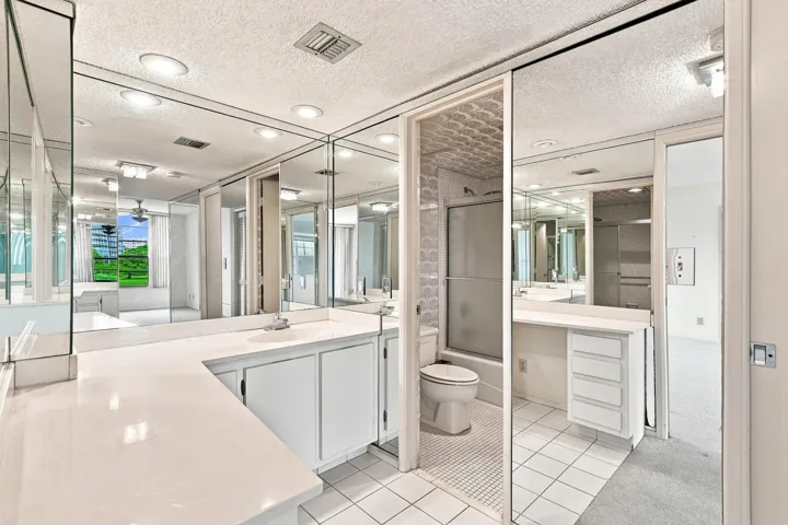 25_primary bathroom