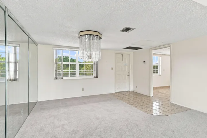 10_dining area