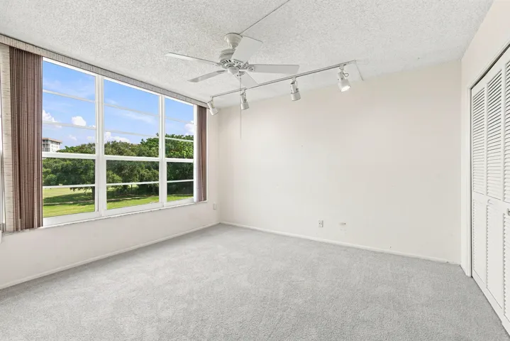 18_bedroom