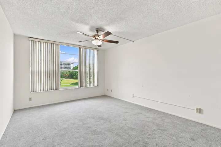 29_primary bedroom