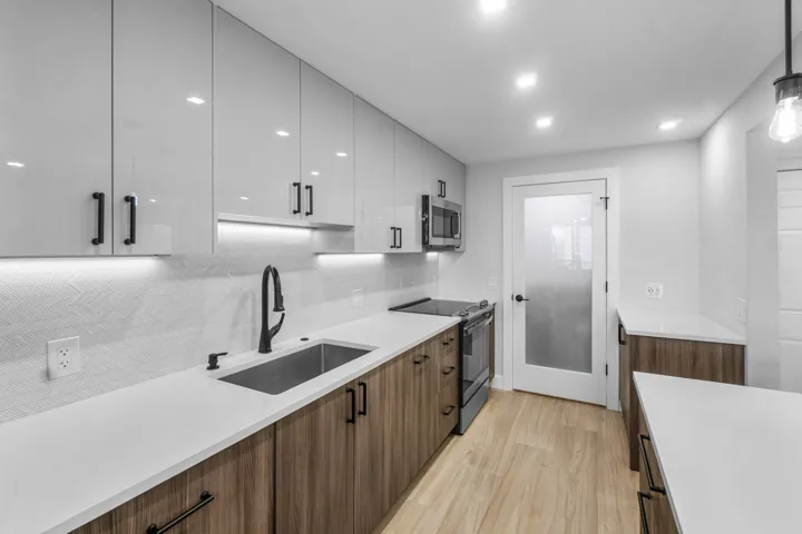 010-4RoyalPalmWay-402-BocaRaton-FL-33432