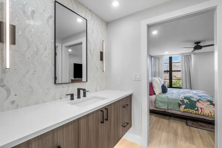 033-4RoyalPalmWay-402-BocaRaton-FL-33432
