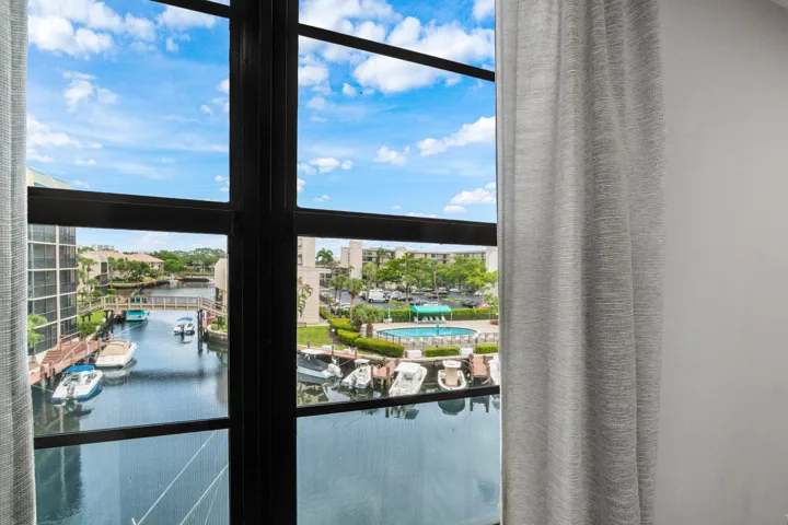 025-4RoyalPalmWay-402-BocaRaton-FL-33432