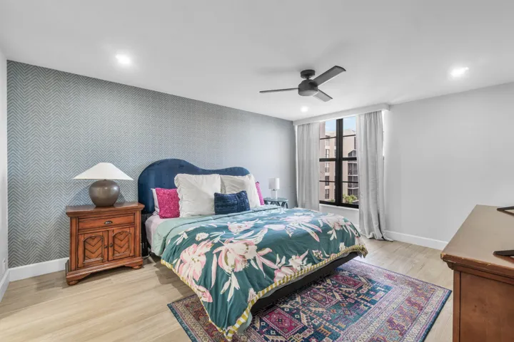 027-4RoyalPalmWay-402-BocaRaton-FL-33432