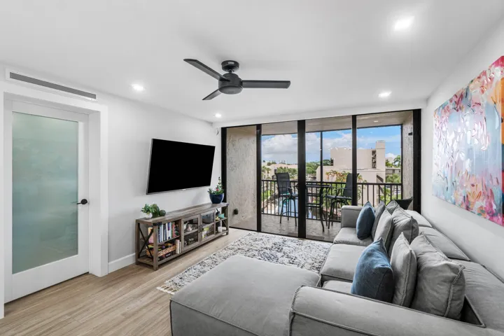 016-4RoyalPalmWay-402-BocaRaton-FL-33432