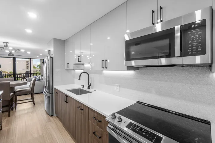 009-4RoyalPalmWay-402-BocaRaton-FL-33432