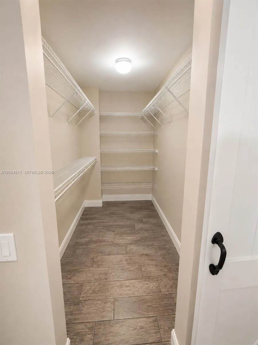 Walk-in Virtual Staged