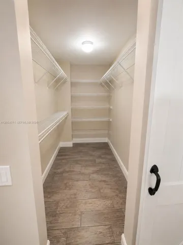 Walk-in Virtual Staged