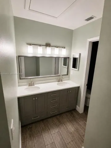 Master Bath Virtual Staged