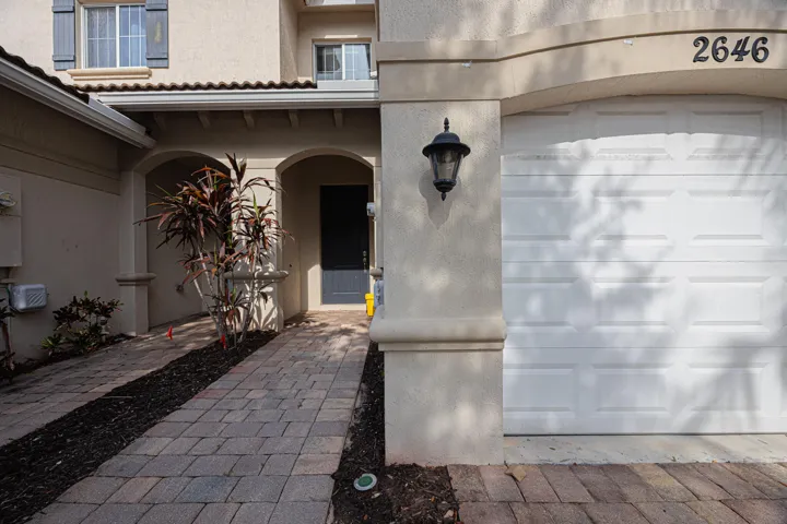 One car garage