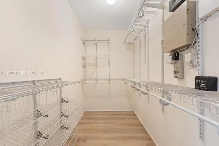 Master Walkin Closet