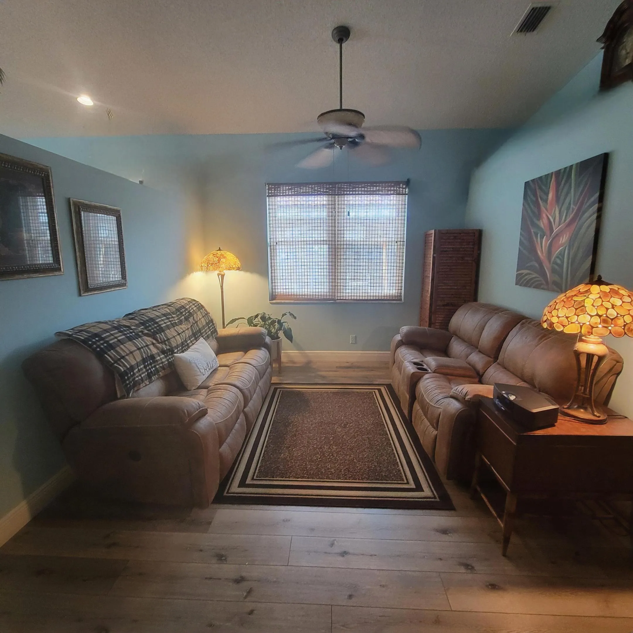 SEPARATE FORMAL LIVING ROOM