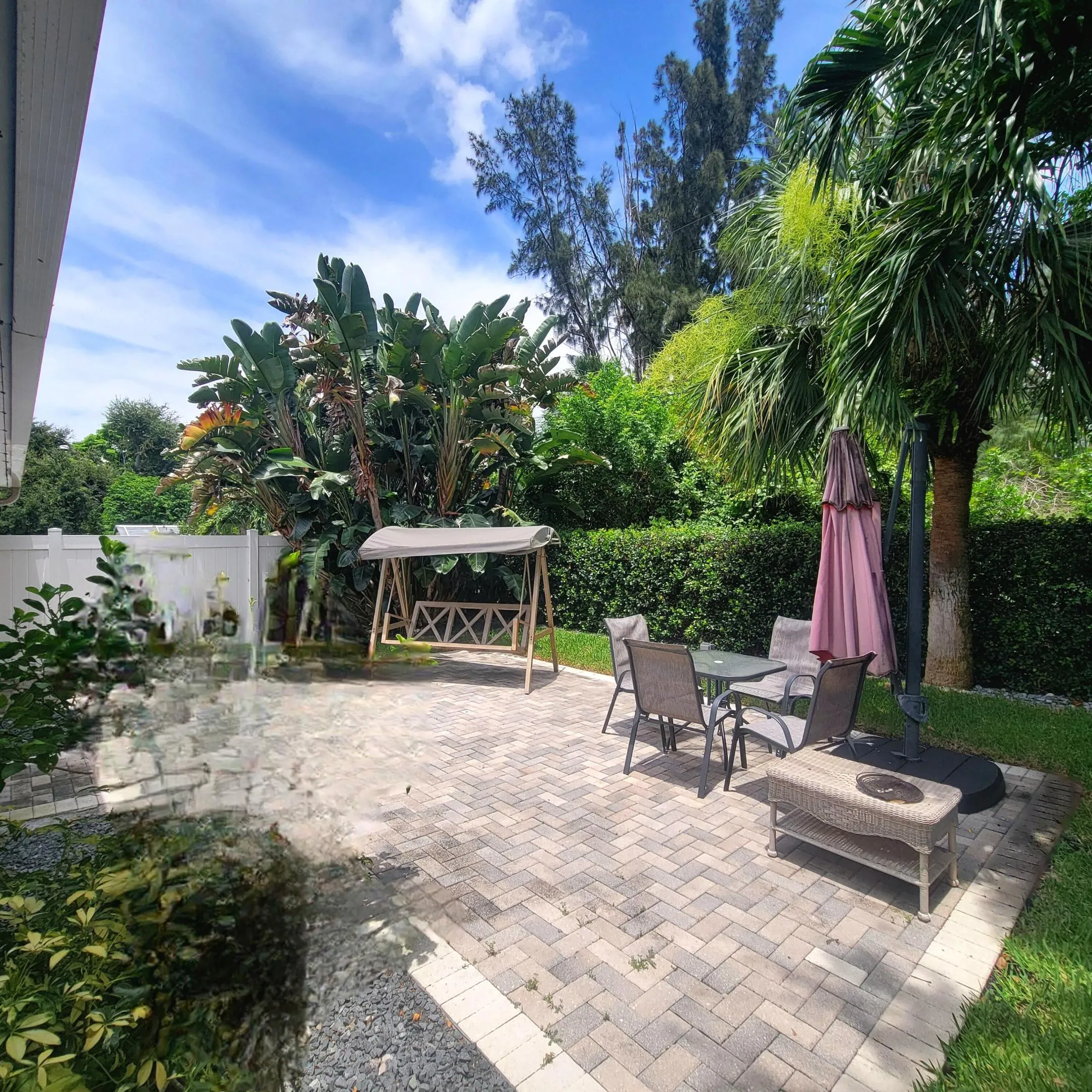 DECORATIVE PAVERS PRIVATE FENCED GARDEN​​‌​​​​‌​​‌‌​‌‌​​​‌‌​‌​‌​‌​​​‌​​ VIEW