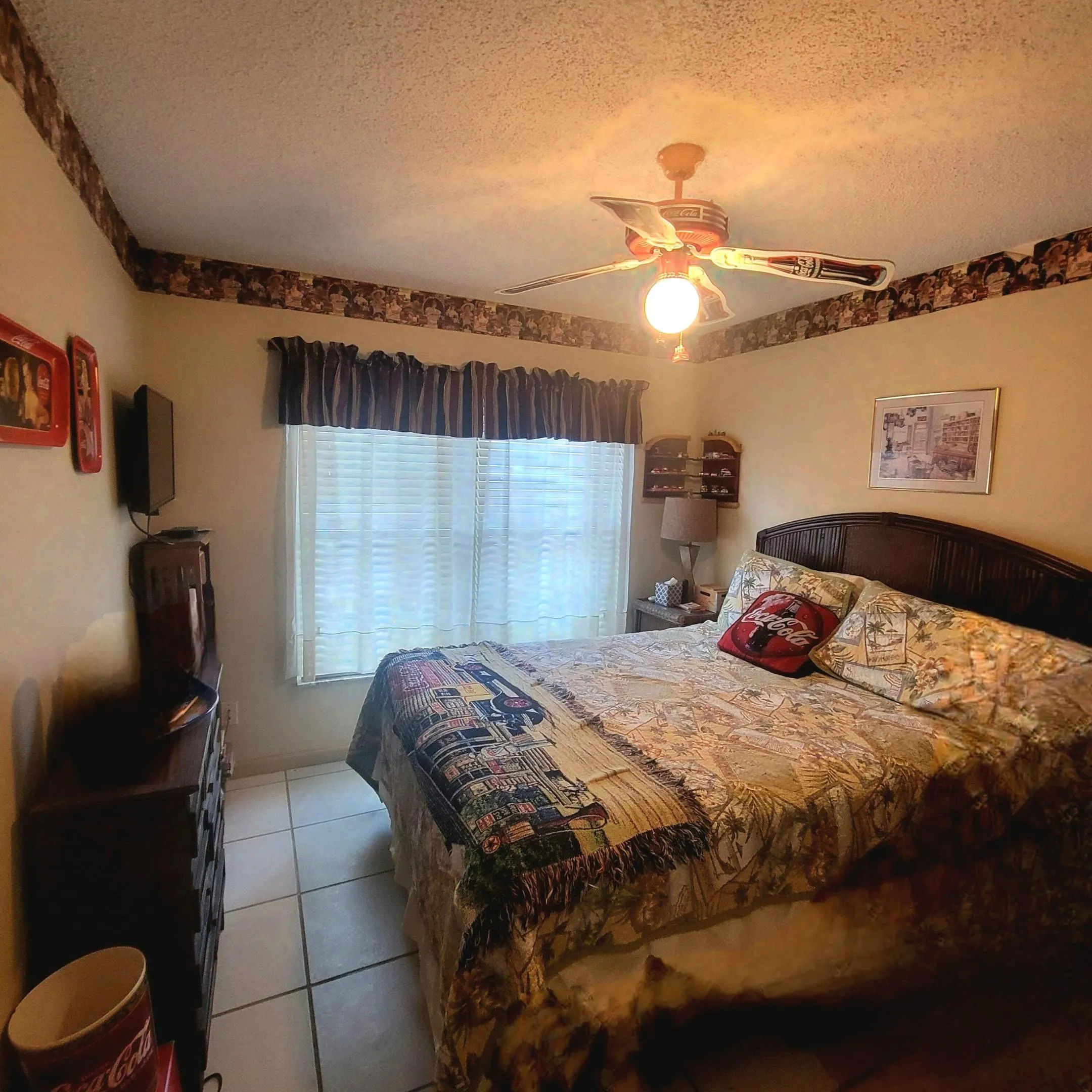 SPLIT BEDROOMS