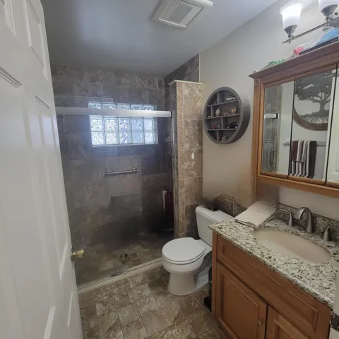 2 MIRRORED MEDICINE CABINETS
